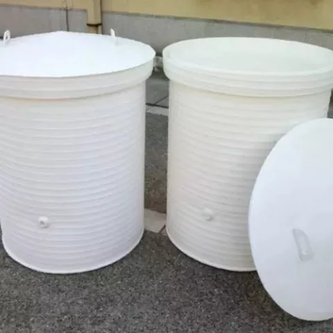 Plastična kaca 2500l prečnik Ø 1400 visina 1650 mm - 10