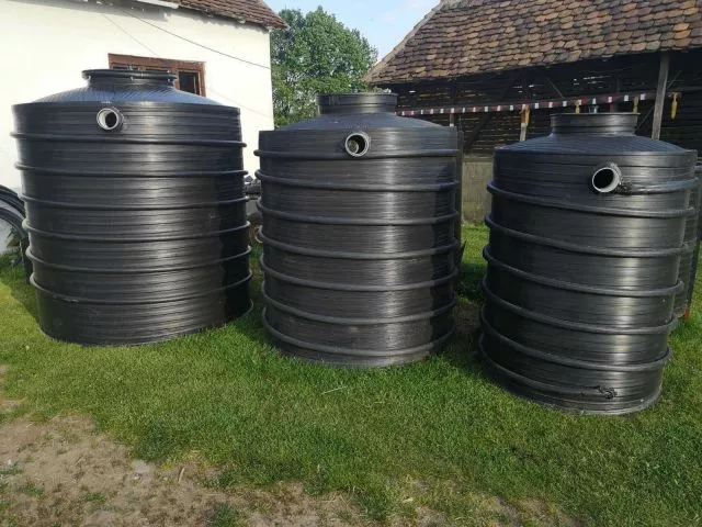 Vertikalni plastični rezervoar 8.000l - 4