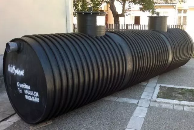 Plastične septičke jame 40.000l Ø 2.400 x 8.900 mm - 0