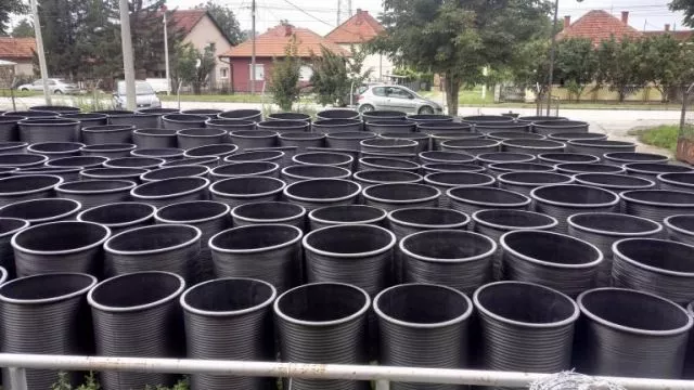 Plastična kaca 10.000l prečnik Ø 2.000 visina 3.200 mm - 0