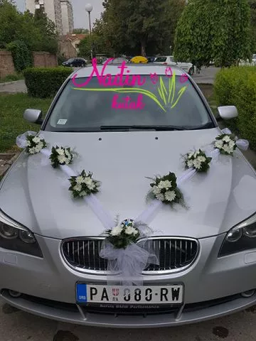 Cvetna aranžman za svadbeni auto - A037 - 0