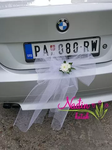 Cvetna aranžman za svadbeni auto - A037 - 1