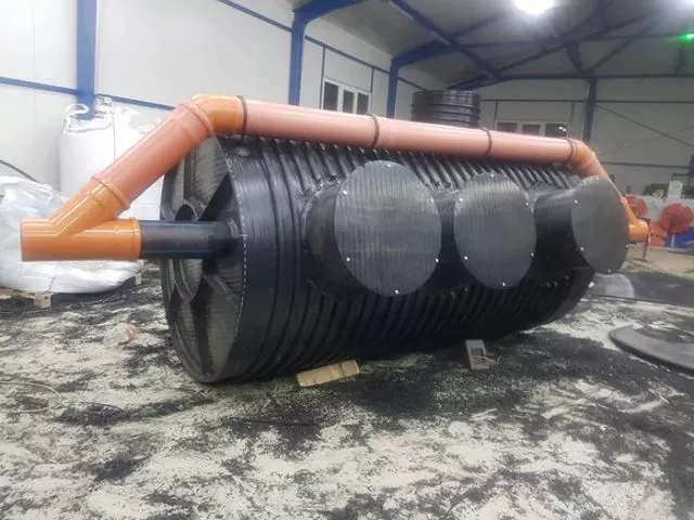 Separator 1m3  1.000 × 1.200 Priključne cevi Ø125  - 1