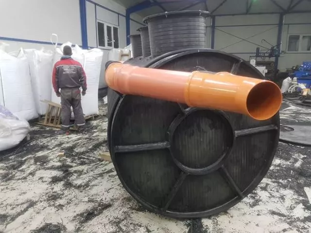 Separator 1m3  1.000 × 1.200 Priključne cevi Ø125  - 0