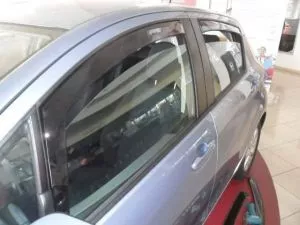 Bočni vetrobrani (prednji) za Toyota Yaris (5 vrata, 2011-) - 0