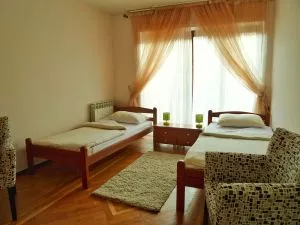 APARTMAN - Nezavisan tip korisnika - Generala Anrija 12 - 0