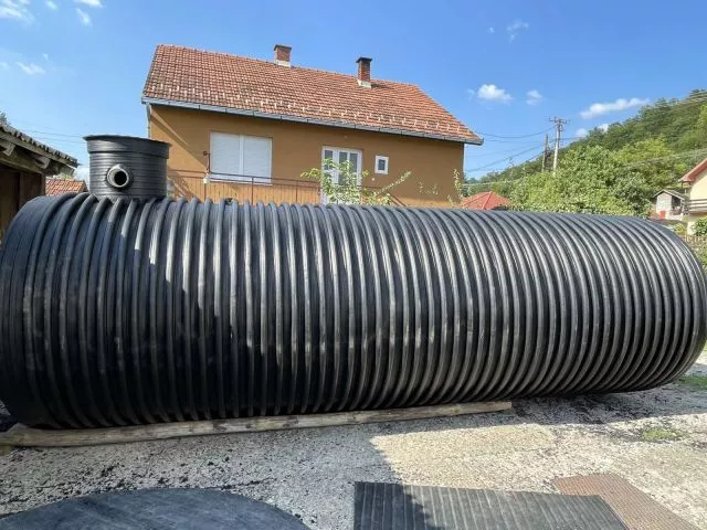 HORIZONTALNI PLASTIČNI REZERVOAR - 9000 L - Ø 1600x4500 - 0