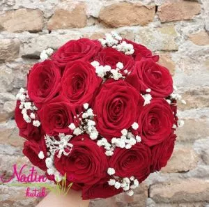 Bidermajer 17-19 krupnih Red Naomi ruža sa gipsofilom - B370 - 0
