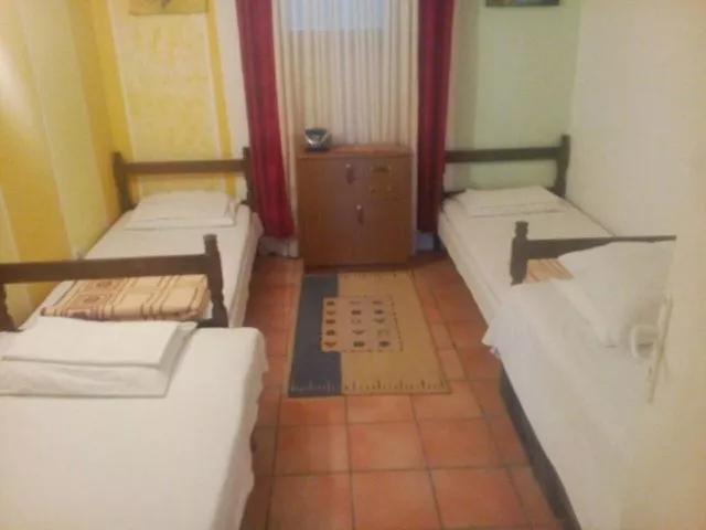 Apartman za 4 osobe u Sutomoru - 0