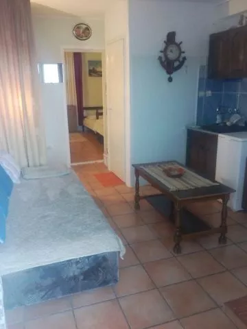 Apartman za 4 osobe u Sutomoru - 0