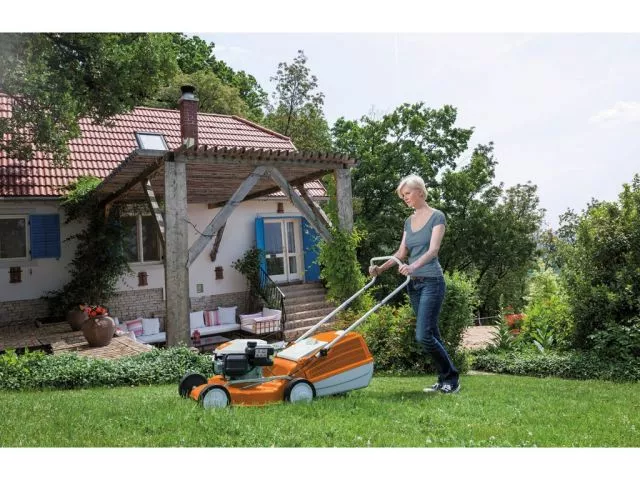 STIHL RM 248.2 T BENZINSKA KOSAČICA - 0