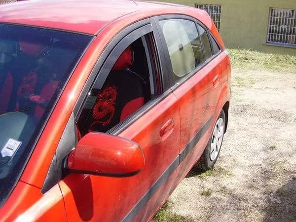 Bočni vetrobrani (prednji) za Kia Rio (5 vrata, 2005-) - 0