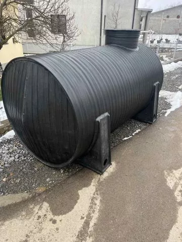 Horizontalni plastični rezervoar 6.000l - 6