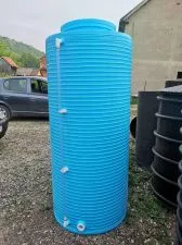 PLASTIČNI VERTIKALNI REZERVOAR - 8000 L - Ø 2000x2600 - 0