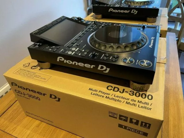 Pioneer XDJ-RX3, Pioneer XDJ-XZ, Pioneer OPUS-QUAD,  DDJ-FLX10, Pioneer CDJ-3000, Pioneer DJM-A9  - 