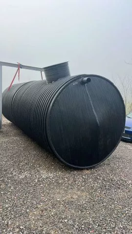 Horizontalni plastični rezervoar 1.500l - 6