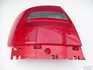 Zadnje svetlo – stop lampa crvena Audi a4 1997-2000 leva - 0